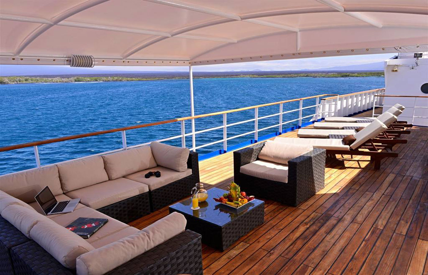 MV Eclipse - Luxury cruises to the Galapagos islands