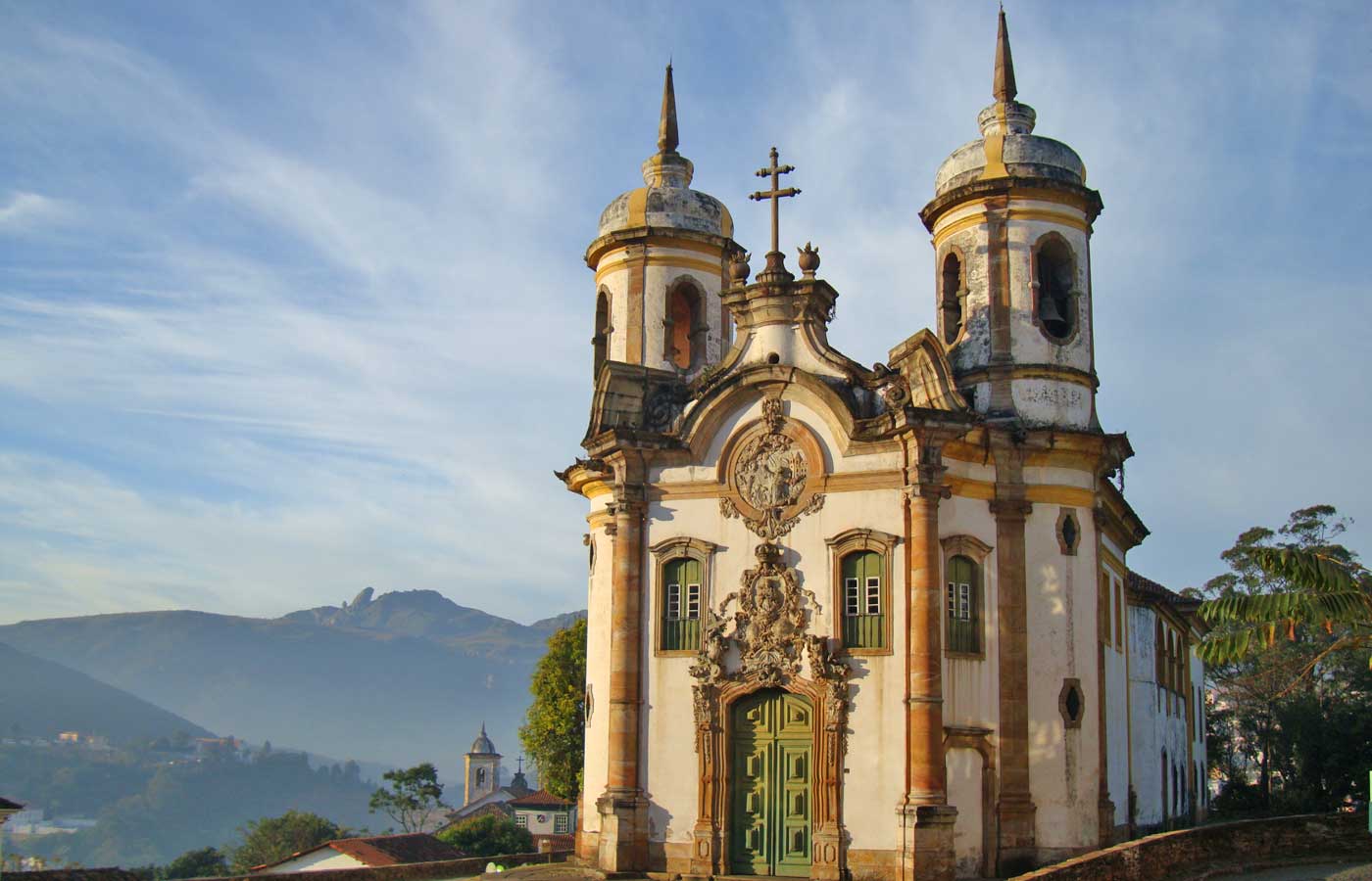 Minas gerais. Церковь Святого Франциска Ассизского. Бразилия Минас Жерайс Барокко. Церковь Святого Франциска (ору-Прету). Ору-Прету Бразилия.